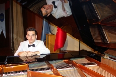 Güneş Yakartepe Piyano Nedir Kimdir Sözlük Ne Demek Genç Piyanist Musikisi Müzik OKUL Piano Büyük piyanoları (7)