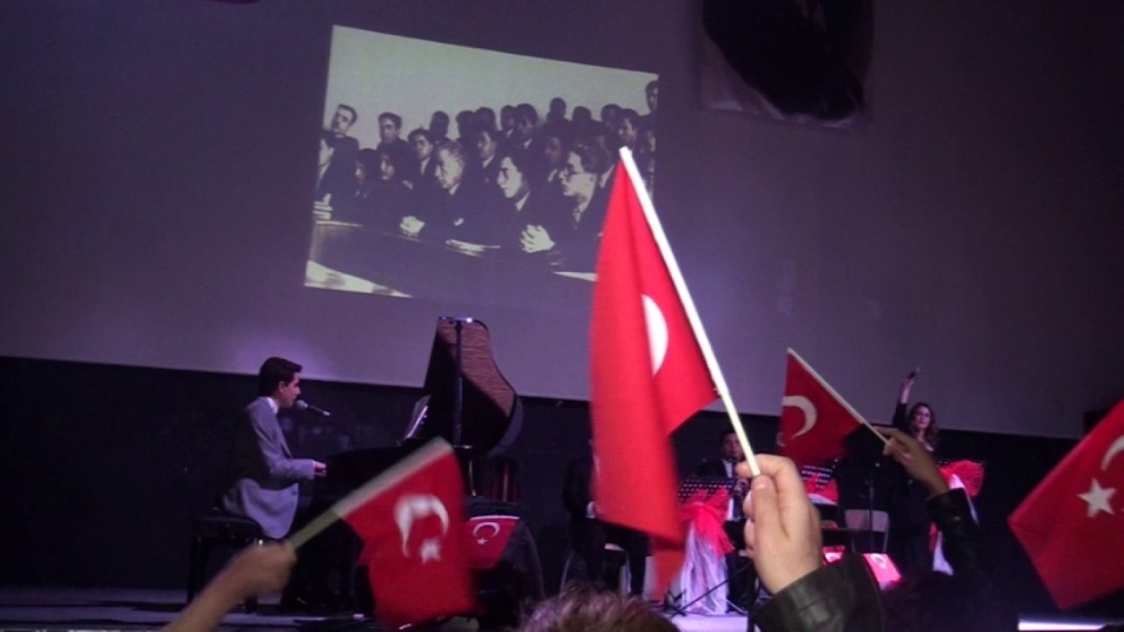 Isparta Belediyesi Piyano Konseri Türküleri Atatürk (25) (Custom)