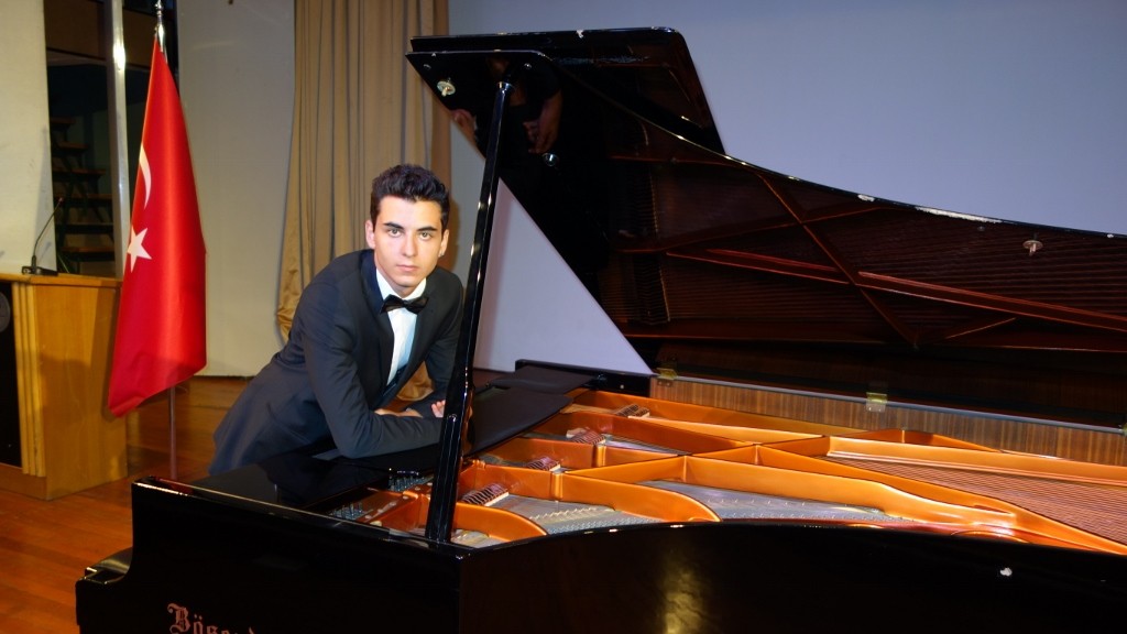 güneş yakartepe piyano msgsü Mimar sinan Üniversitesi Devlet Konser Konsertuarı kuyruklu büyük pianos