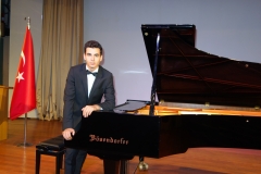 Güneş Yakartepe Piyano Nedir Kimdir Sözlük Ne Demek Genç Piyanist Musikisi Müzik OKUL Piano Büyük piyanoları (3)