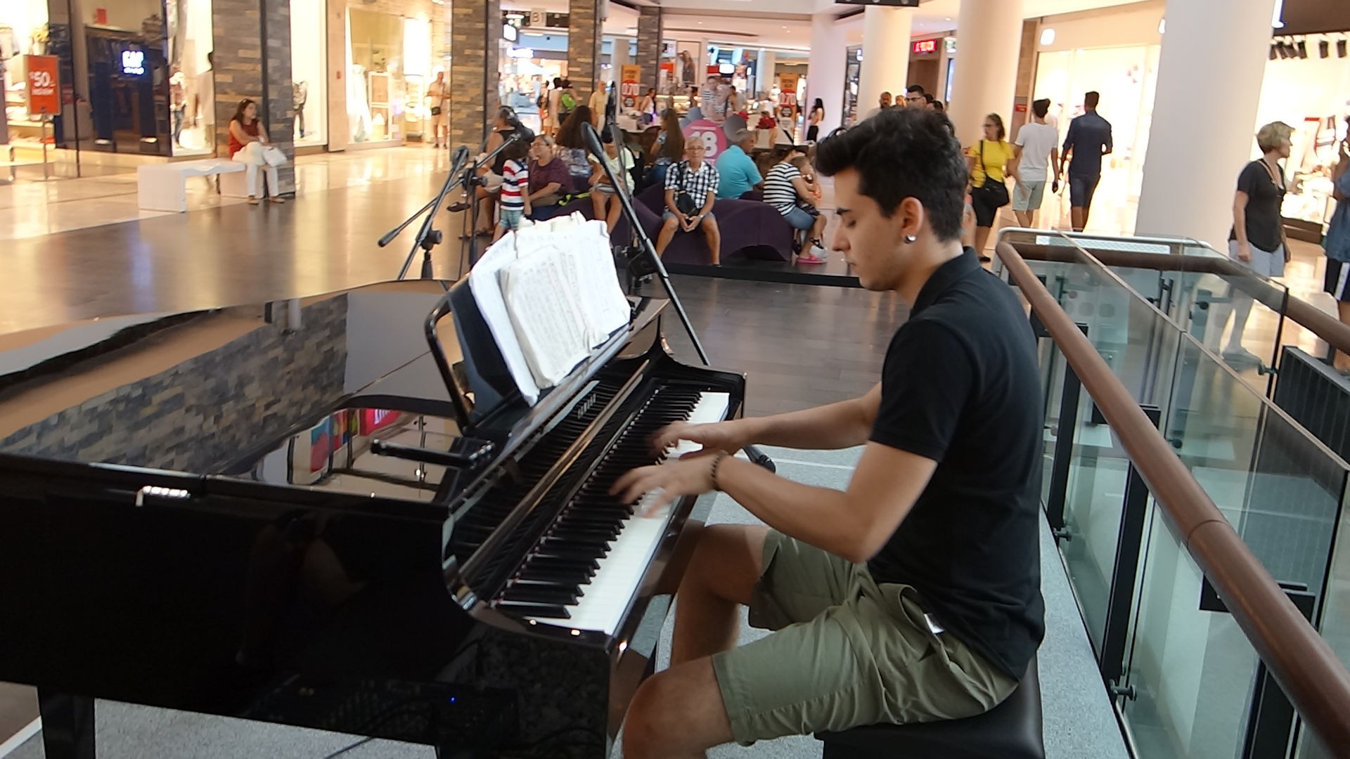 60. Midtown Bodrum Alış Veriş Merkezi Müzikleri Konser 2016 Konserleri Etkinlikleri. Piano Pianist Solo Resital Her Tür Şarkı Türkü 1